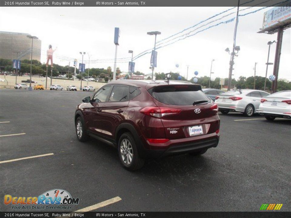 2016 Hyundai Tucson SE Ruby Wine / Beige Photo #5
