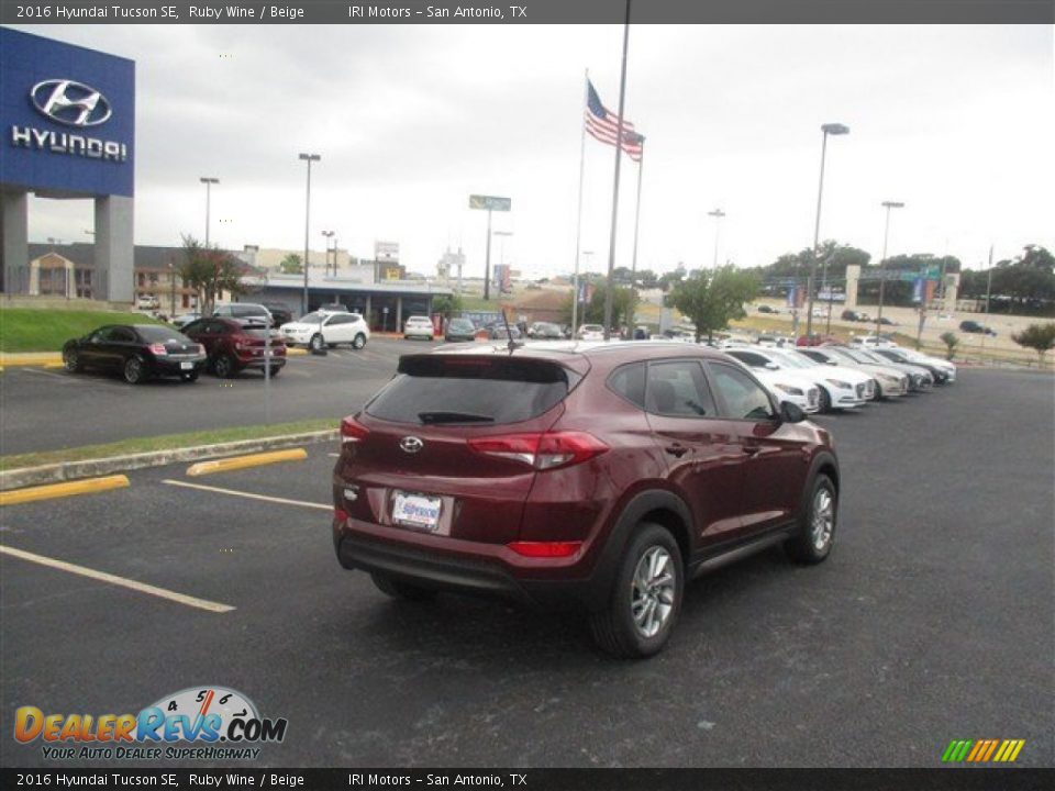 2016 Hyundai Tucson SE Ruby Wine / Beige Photo #7