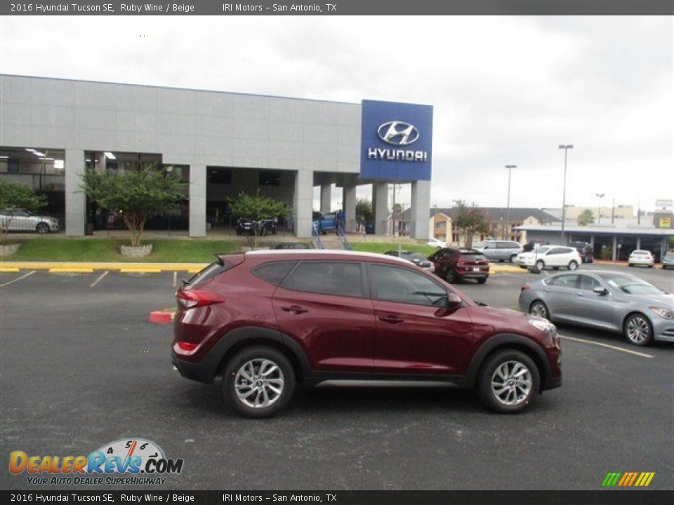 2016 Hyundai Tucson SE Ruby Wine / Beige Photo #8
