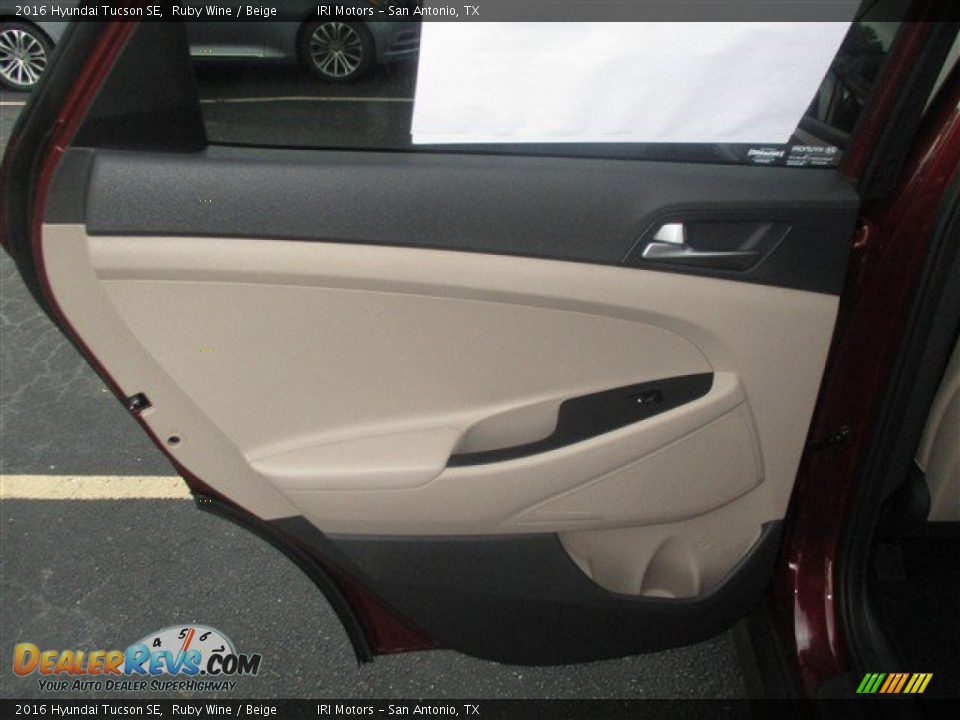 2016 Hyundai Tucson SE Ruby Wine / Beige Photo #10