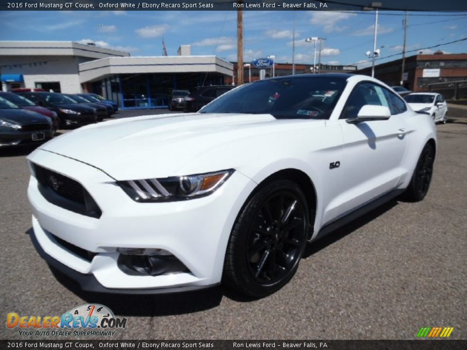 Front 3/4 View of 2016 Ford Mustang GT Coupe Photo #7