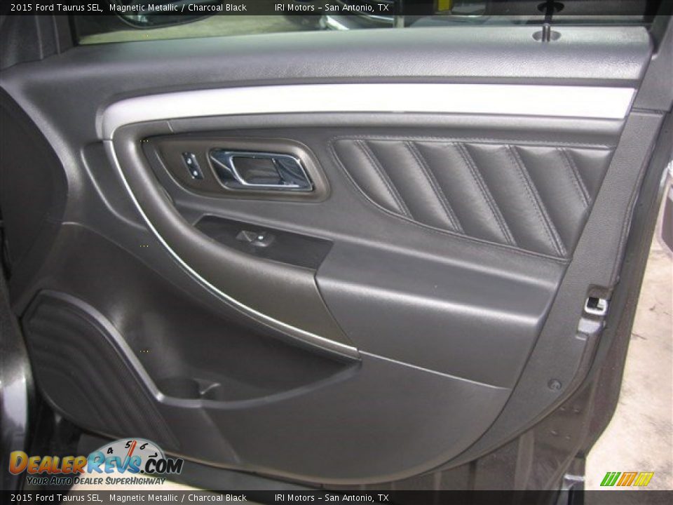 2015 Ford Taurus SEL Magnetic Metallic / Charcoal Black Photo #19