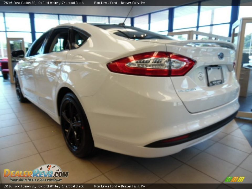 2016 Ford Fusion SE Oxford White / Charcoal Black Photo #6