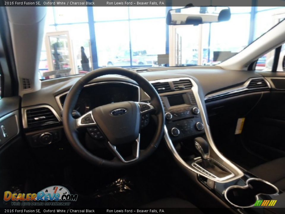 2016 Ford Fusion SE Oxford White / Charcoal Black Photo #12