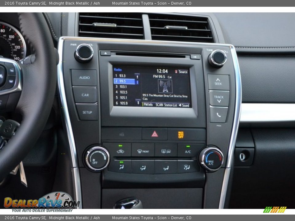 Controls of 2016 Toyota Camry SE Photo #6