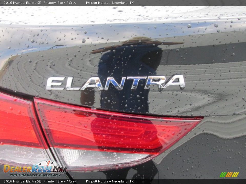 2016 Hyundai Elantra SE Phantom Black / Gray Photo #14