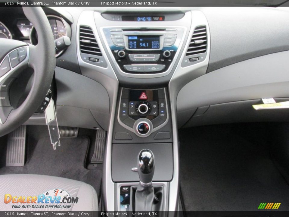 2016 Hyundai Elantra SE Phantom Black / Gray Photo #24