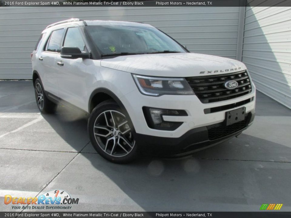 Front 3/4 View of 2016 Ford Explorer Sport 4WD Photo #2