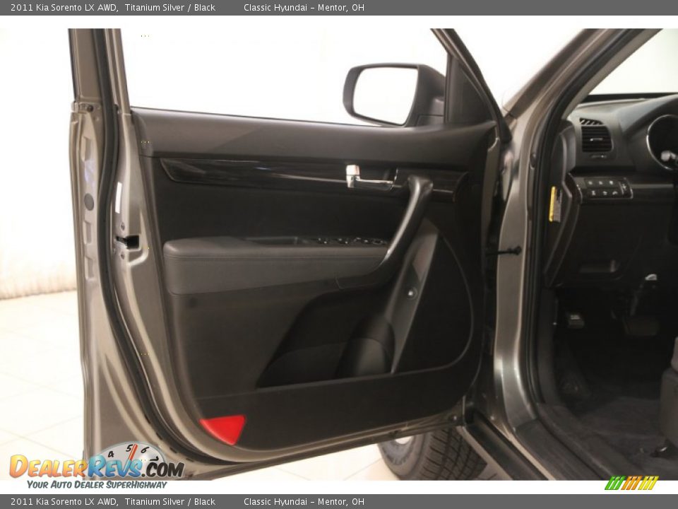2011 Kia Sorento LX AWD Titanium Silver / Black Photo #4