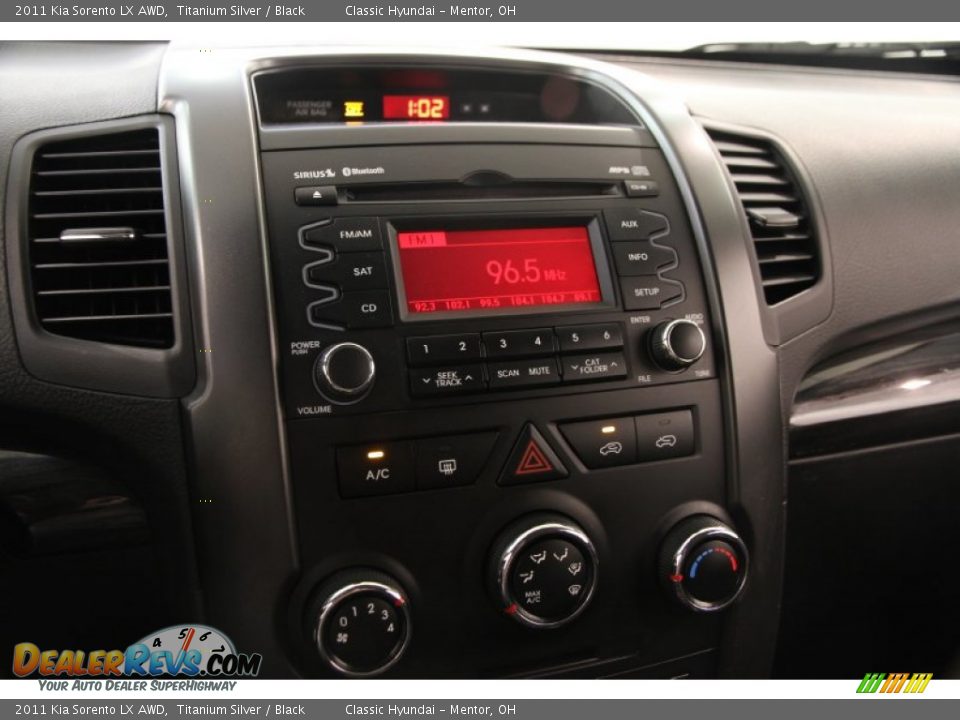 2011 Kia Sorento LX AWD Titanium Silver / Black Photo #8