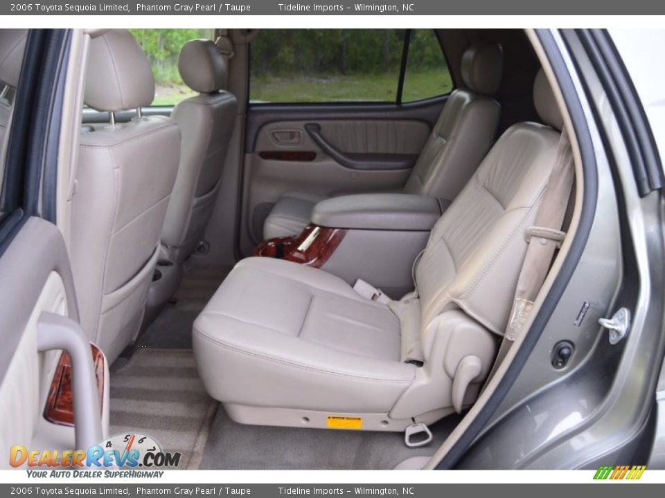 Rear Seat of 2006 Toyota Sequoia Limited Photo #5
