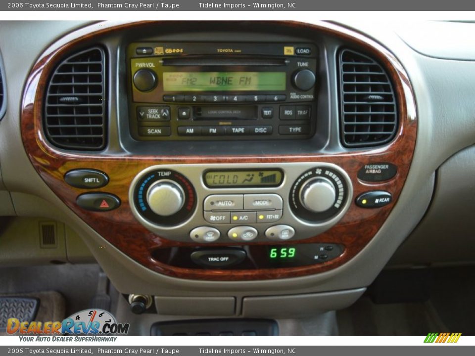 Controls of 2006 Toyota Sequoia Limited Photo #7