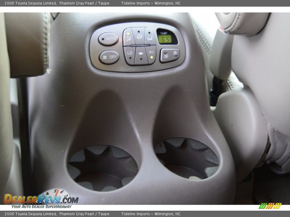 Controls of 2006 Toyota Sequoia Limited Photo #12