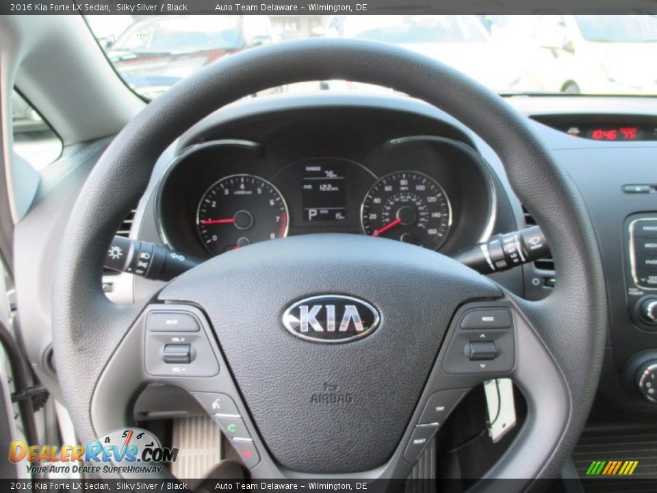 2016 Kia Forte LX Sedan Silky Silver / Black Photo #6