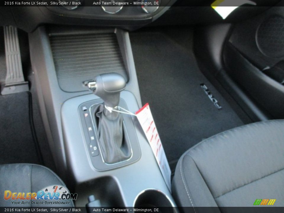 2016 Kia Forte LX Sedan Shifter Photo #8