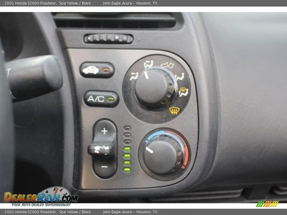 Controls of 2001 Honda S2000 Roadster Photo #27