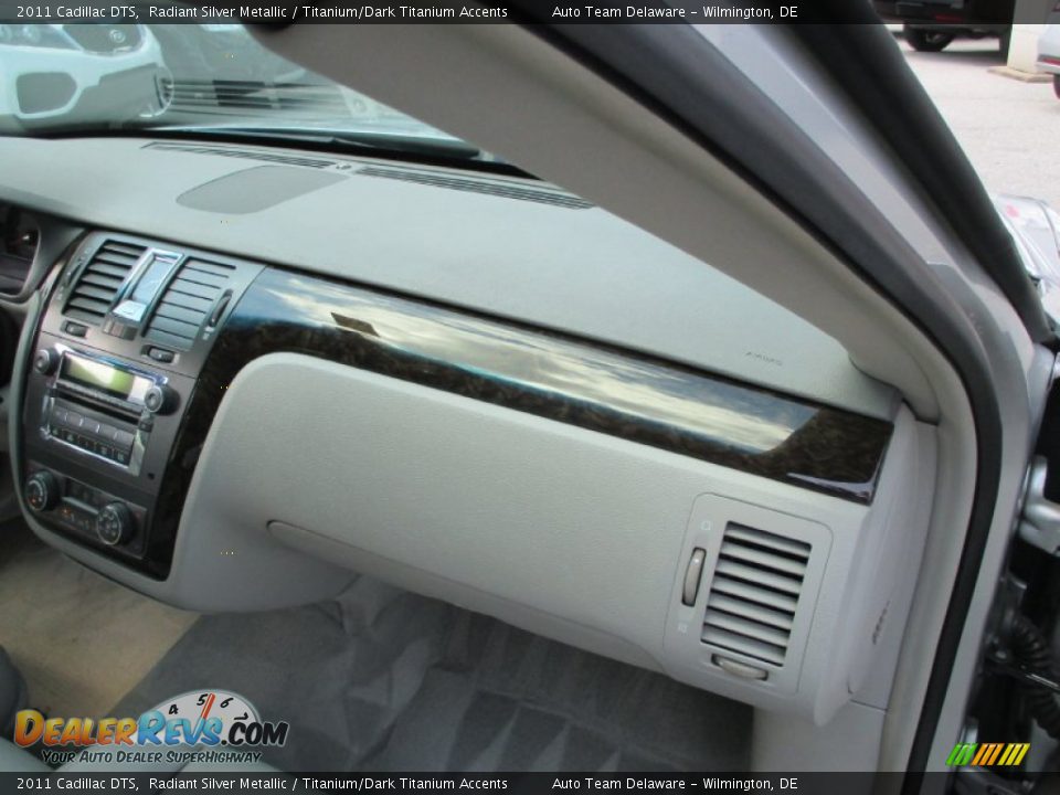 2011 Cadillac DTS Radiant Silver Metallic / Titanium/Dark Titanium Accents Photo #16