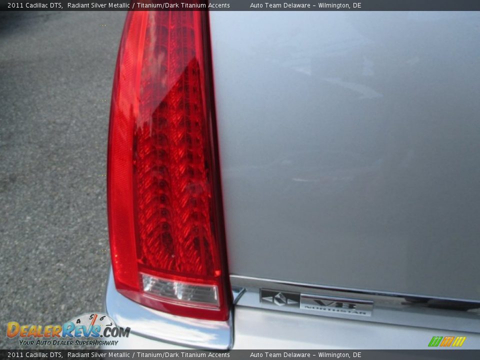 2011 Cadillac DTS Radiant Silver Metallic / Titanium/Dark Titanium Accents Photo #23