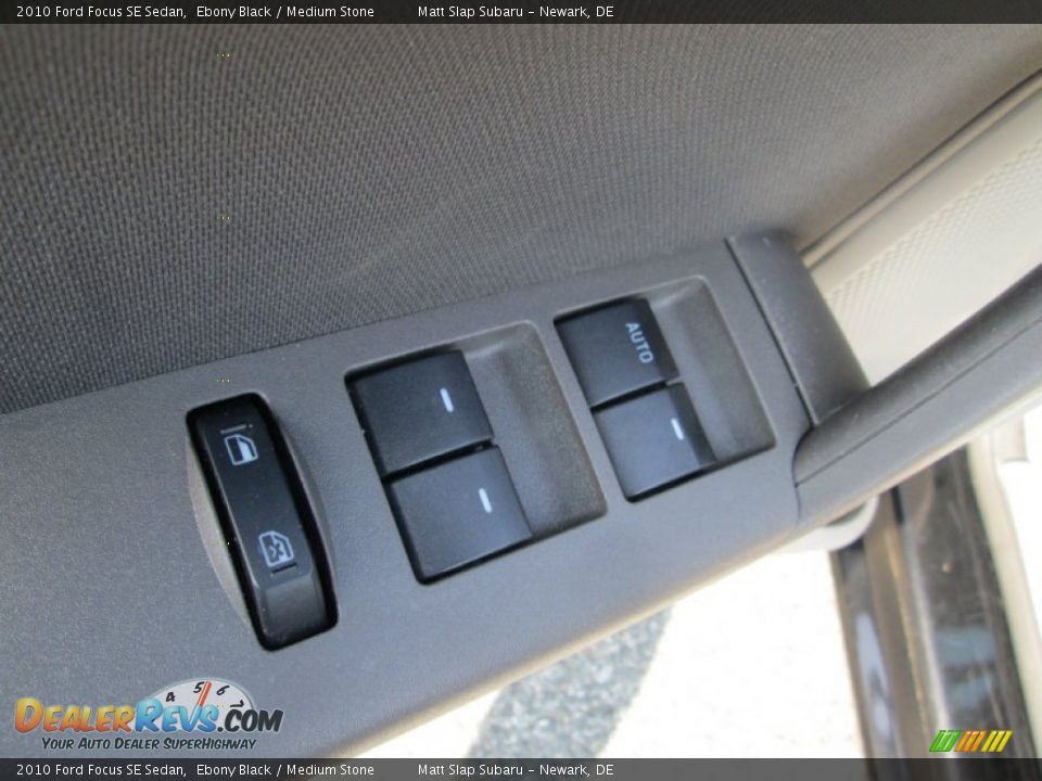 2010 Ford Focus SE Sedan Ebony Black / Medium Stone Photo #13