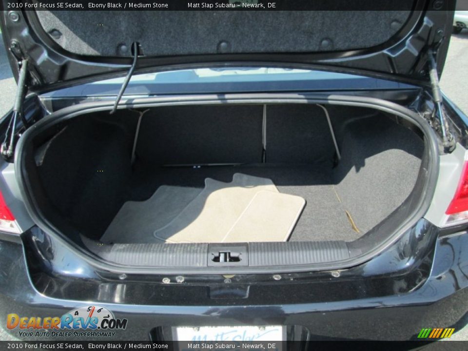 2010 Ford Focus SE Sedan Ebony Black / Medium Stone Photo #19