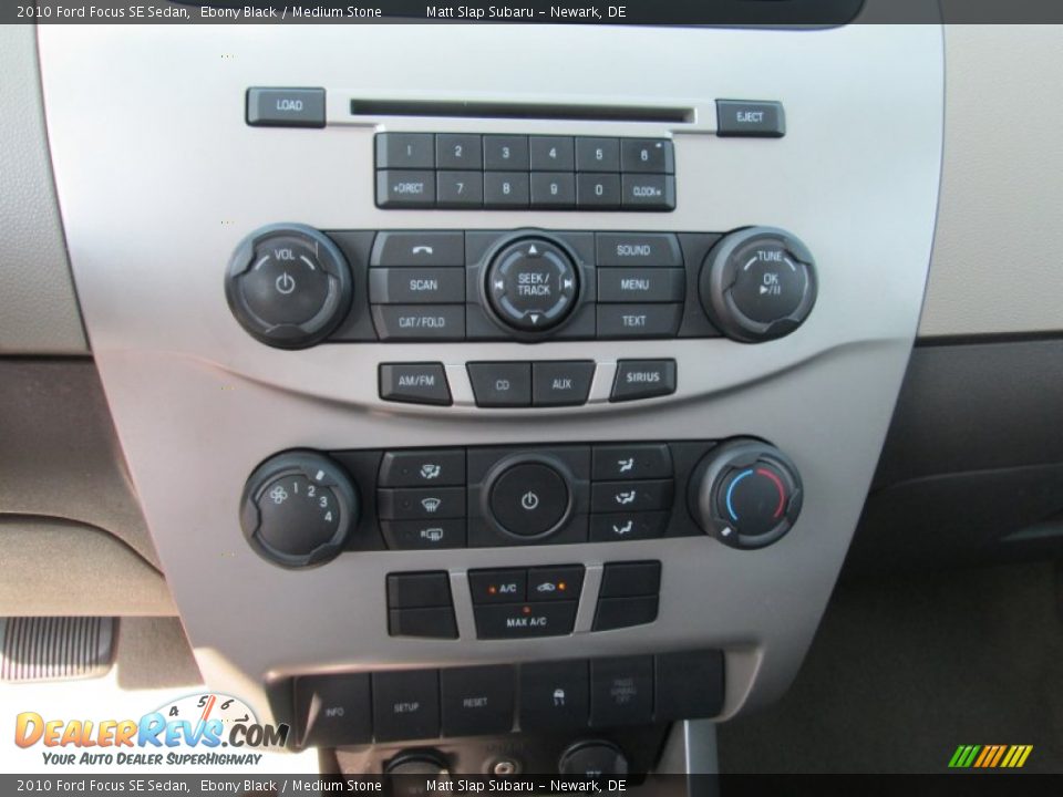 2010 Ford Focus SE Sedan Ebony Black / Medium Stone Photo #24
