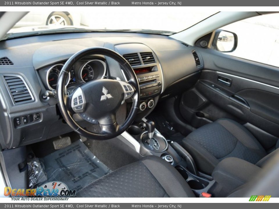 2011 Mitsubishi Outlander Sport SE 4WD Cool Silver Metallic / Black Photo #11