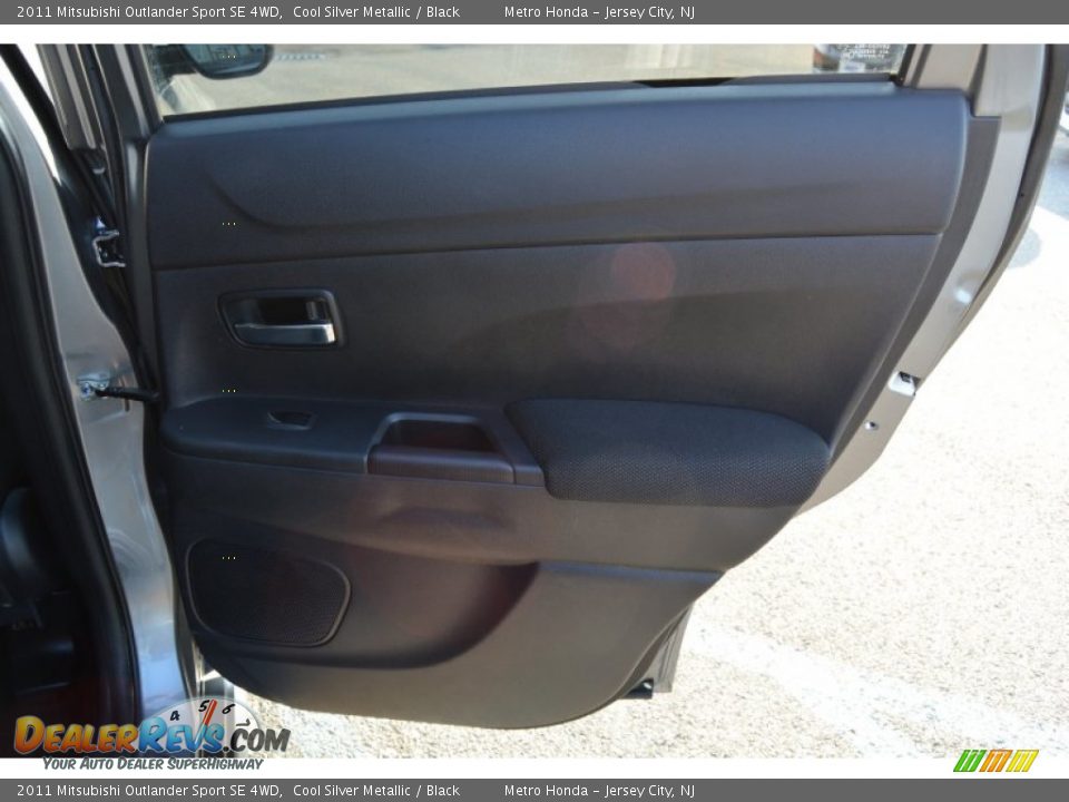 2011 Mitsubishi Outlander Sport SE 4WD Cool Silver Metallic / Black Photo #22