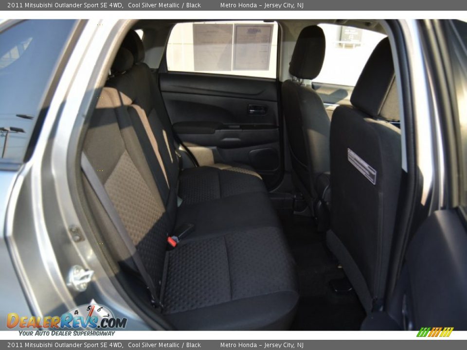 2011 Mitsubishi Outlander Sport SE 4WD Cool Silver Metallic / Black Photo #23