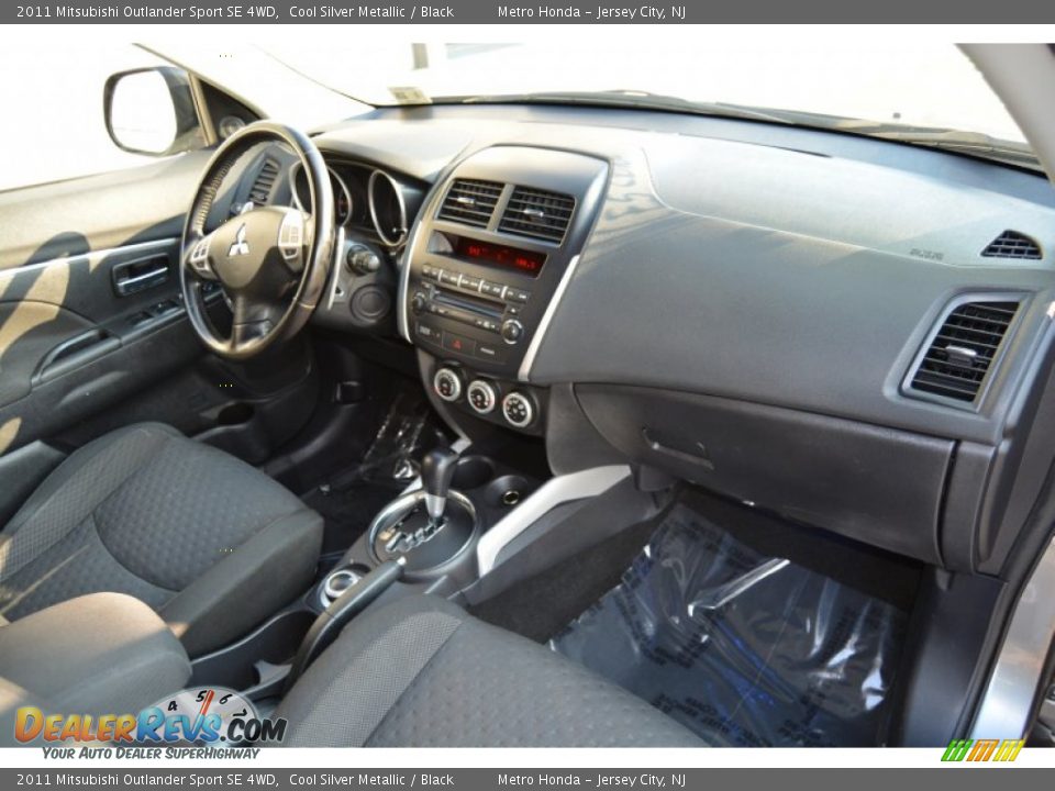 2011 Mitsubishi Outlander Sport SE 4WD Cool Silver Metallic / Black Photo #25
