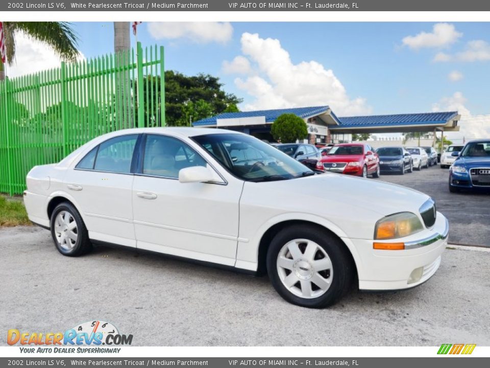 2002 Lincoln LS V6 White Pearlescent Tricoat / Medium Parchment Photo #6