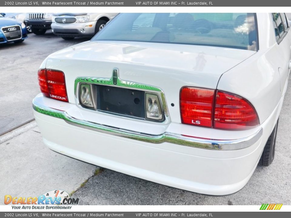 2002 Lincoln LS V6 White Pearlescent Tricoat / Medium Parchment Photo #14