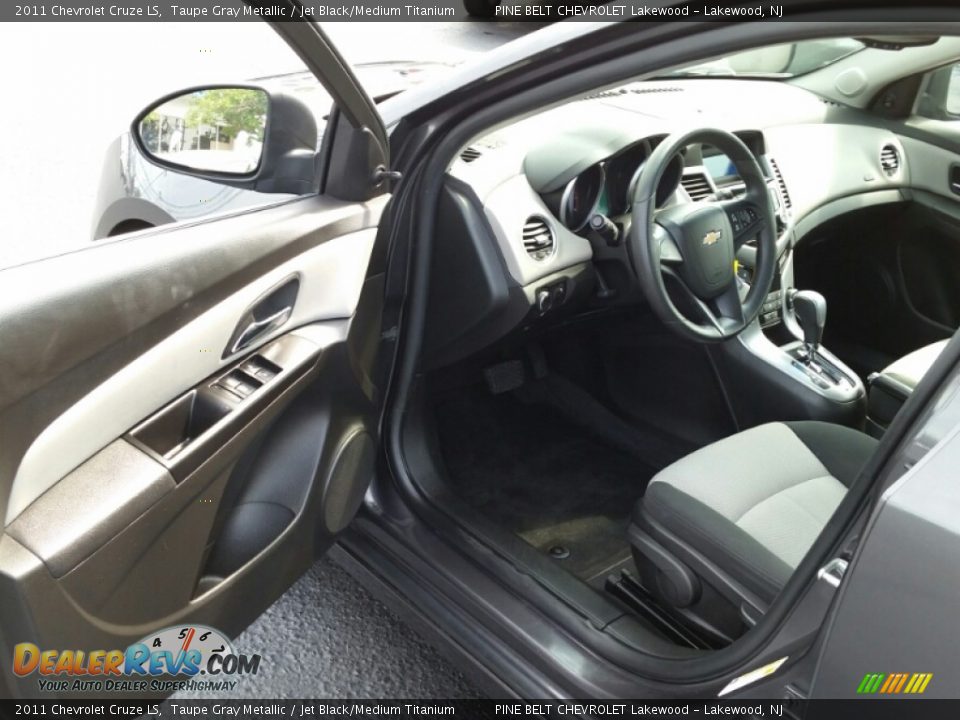 2011 Chevrolet Cruze LS Taupe Gray Metallic / Jet Black/Medium Titanium Photo #16