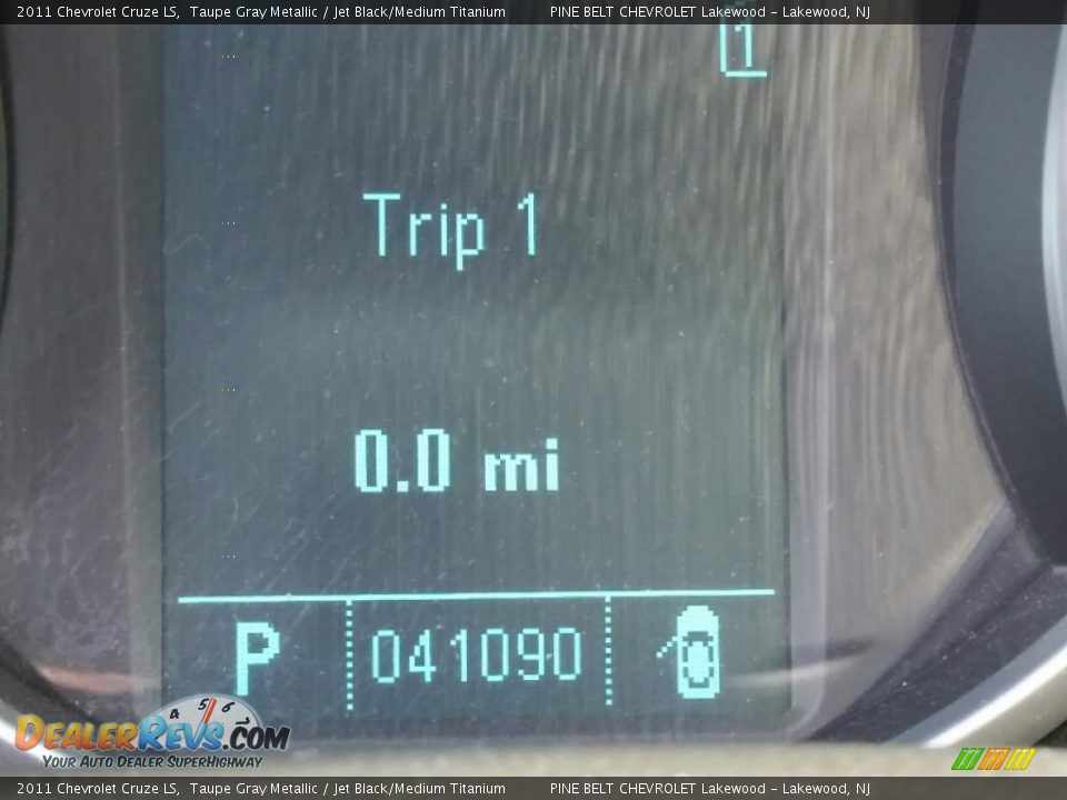 2011 Chevrolet Cruze LS Taupe Gray Metallic / Jet Black/Medium Titanium Photo #18