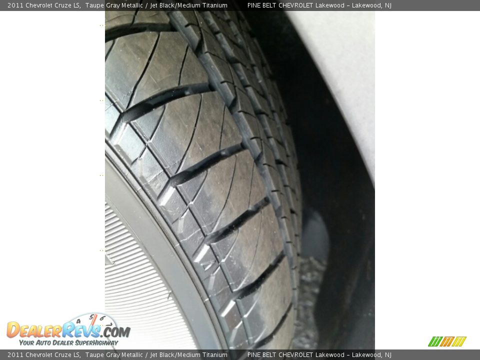 2011 Chevrolet Cruze LS Taupe Gray Metallic / Jet Black/Medium Titanium Photo #19