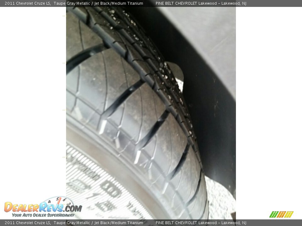 2011 Chevrolet Cruze LS Taupe Gray Metallic / Jet Black/Medium Titanium Photo #20