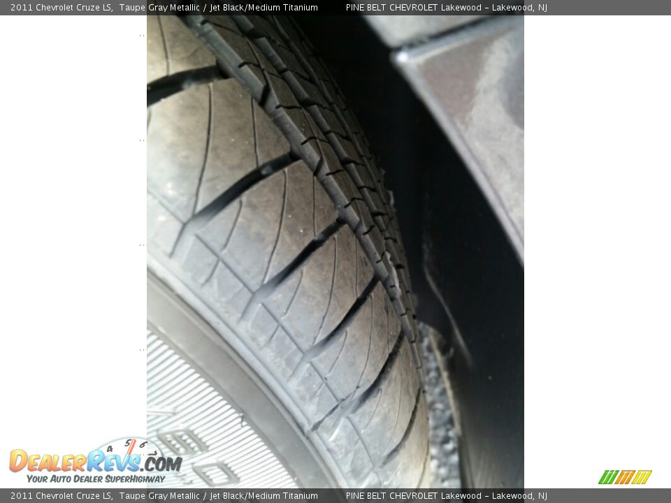2011 Chevrolet Cruze LS Taupe Gray Metallic / Jet Black/Medium Titanium Photo #23