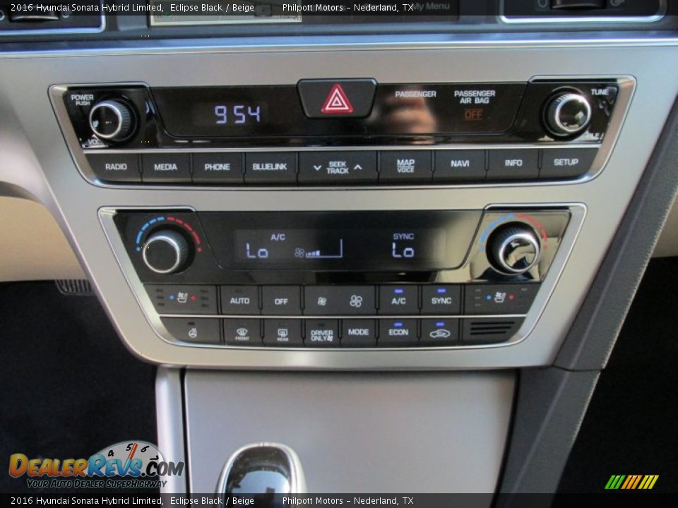Controls of 2016 Hyundai Sonata Hybrid Limited Photo #29