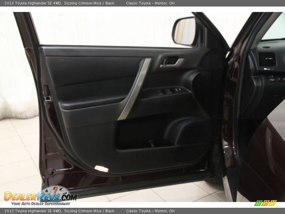 2013 Toyota Highlander SE 4WD Sizzling Crimson Mica / Black Photo #4
