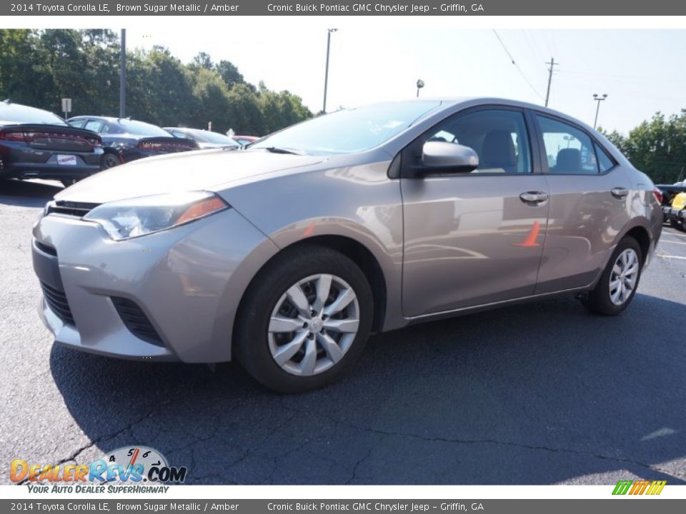 Front 3/4 View of 2014 Toyota Corolla LE Photo #3