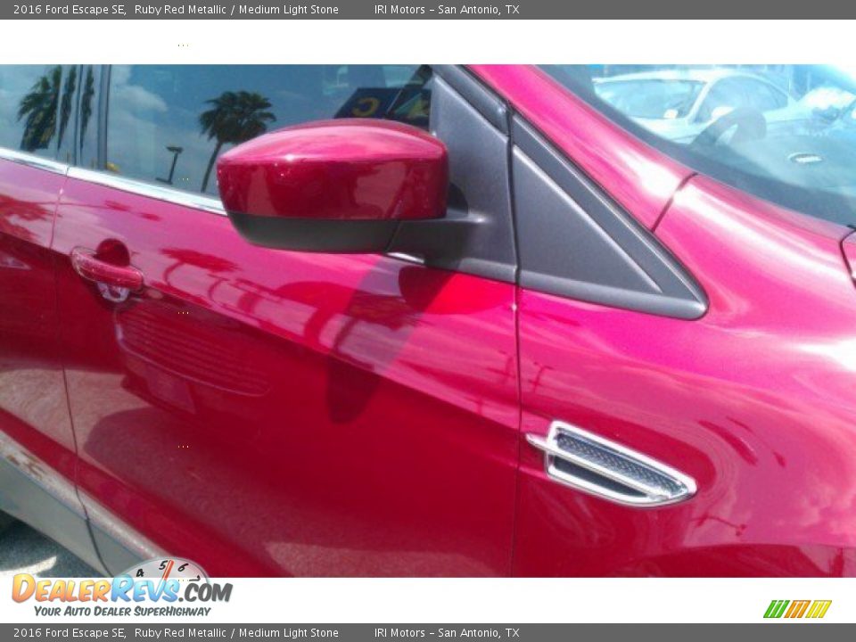 2016 Ford Escape SE Ruby Red Metallic / Medium Light Stone Photo #4