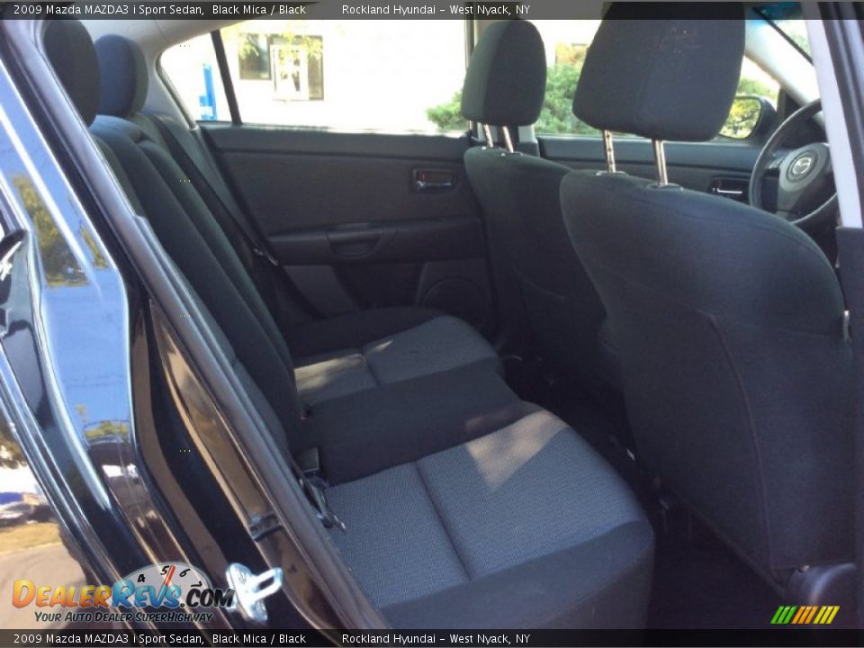 2009 Mazda MAZDA3 i Sport Sedan Black Mica / Black Photo #24