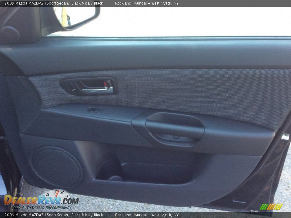 2009 Mazda MAZDA3 i Sport Sedan Black Mica / Black Photo #25