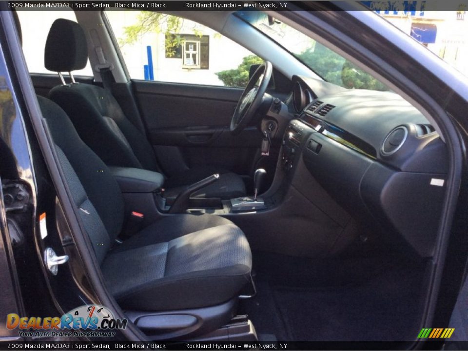 2009 Mazda MAZDA3 i Sport Sedan Black Mica / Black Photo #27