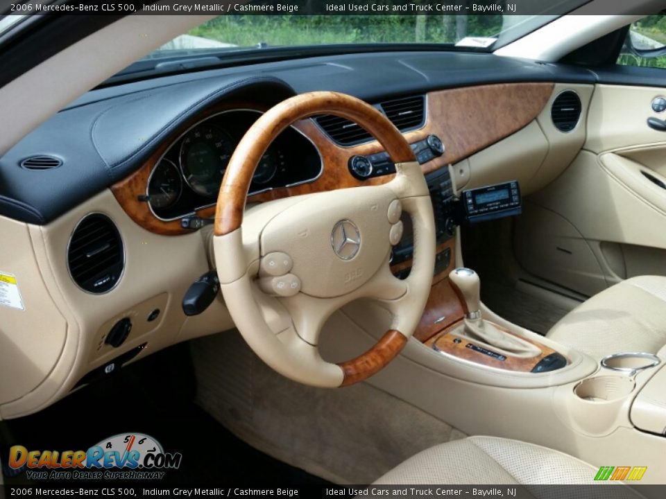 Dashboard of 2006 Mercedes-Benz CLS 500 Photo #22