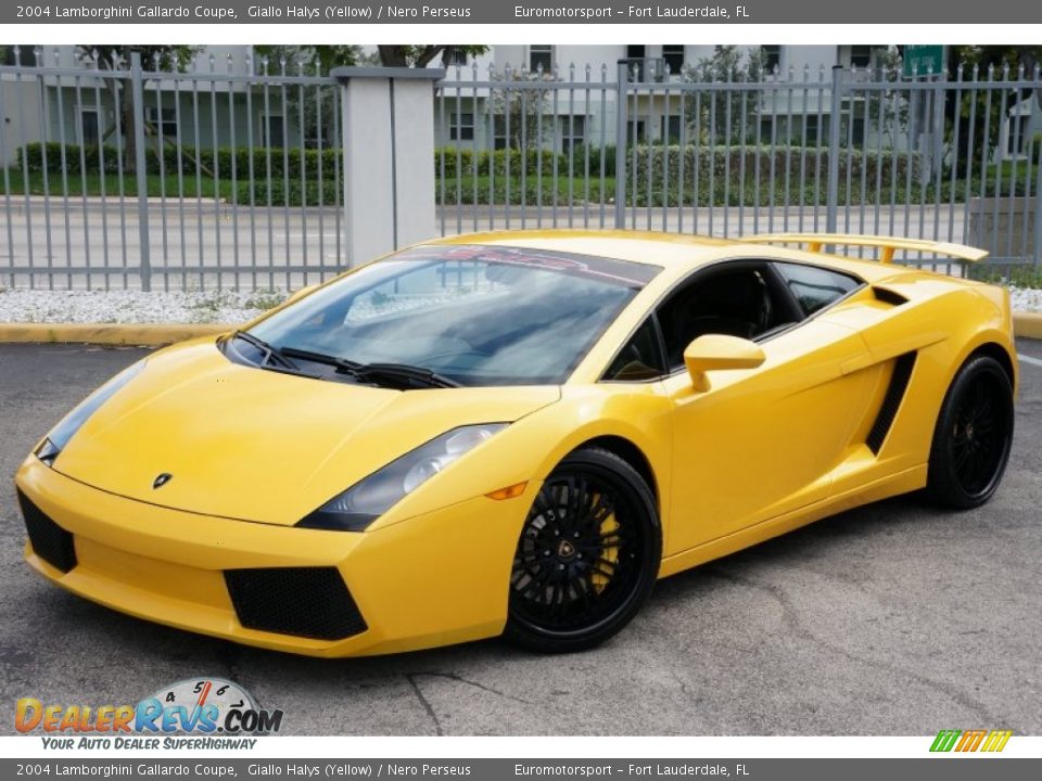 Front 3/4 View of 2004 Lamborghini Gallardo Coupe Photo #1