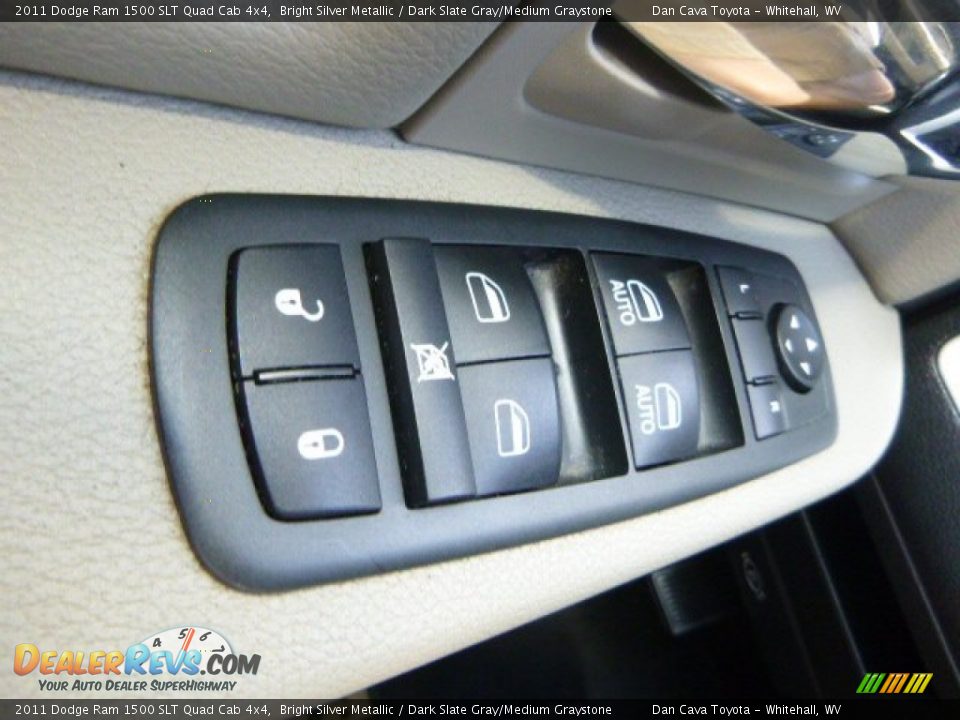 2011 Dodge Ram 1500 SLT Quad Cab 4x4 Bright Silver Metallic / Dark Slate Gray/Medium Graystone Photo #17