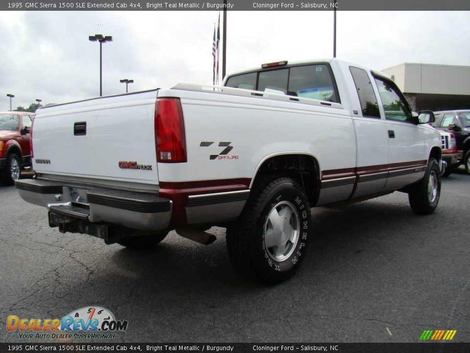 1995 GMC Sierra 1500 SLE Extended Cab 4x4 Bright Teal Metallic / Burgundy Photo #3