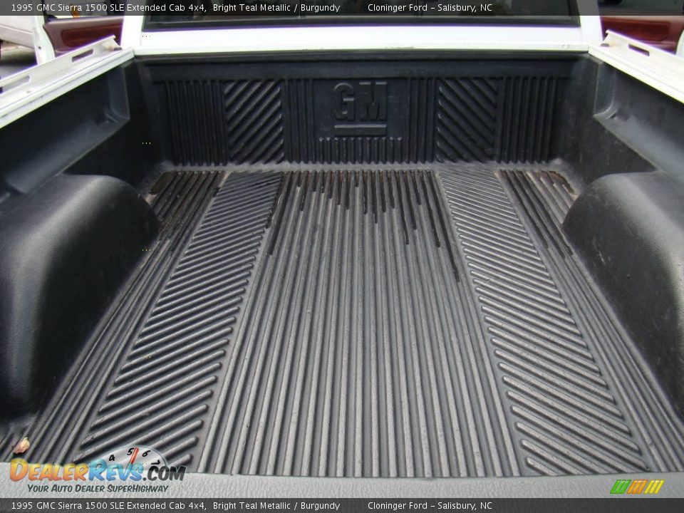 1995 GMC Sierra 1500 SLE Extended Cab 4x4 Bright Teal Metallic / Burgundy Photo #9