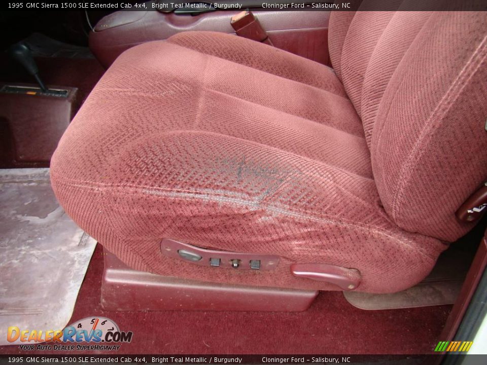 1995 GMC Sierra 1500 SLE Extended Cab 4x4 Bright Teal Metallic / Burgundy Photo #14