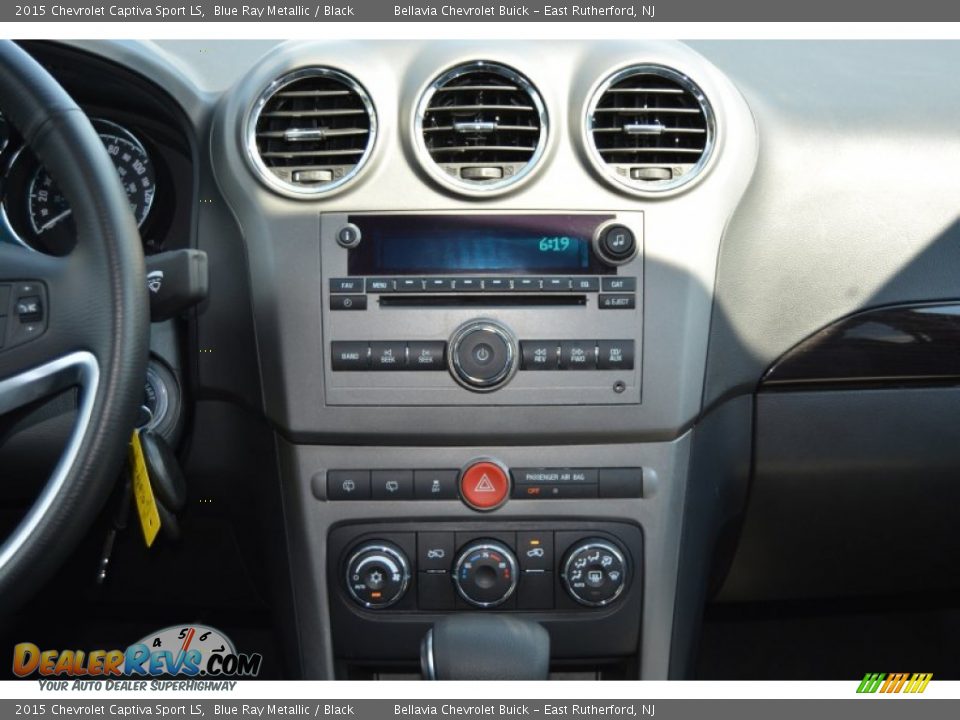 Controls of 2015 Chevrolet Captiva Sport LS Photo #12